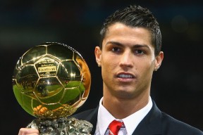 MILAN体育-“高新体育中心羽毛球赛：全程高能，决战之刻燃爆全场”