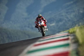 米兰体育在线登录-中国男篮加强训练节奏匹配比赛需求，中国男篮集训队举行队内对抗赛